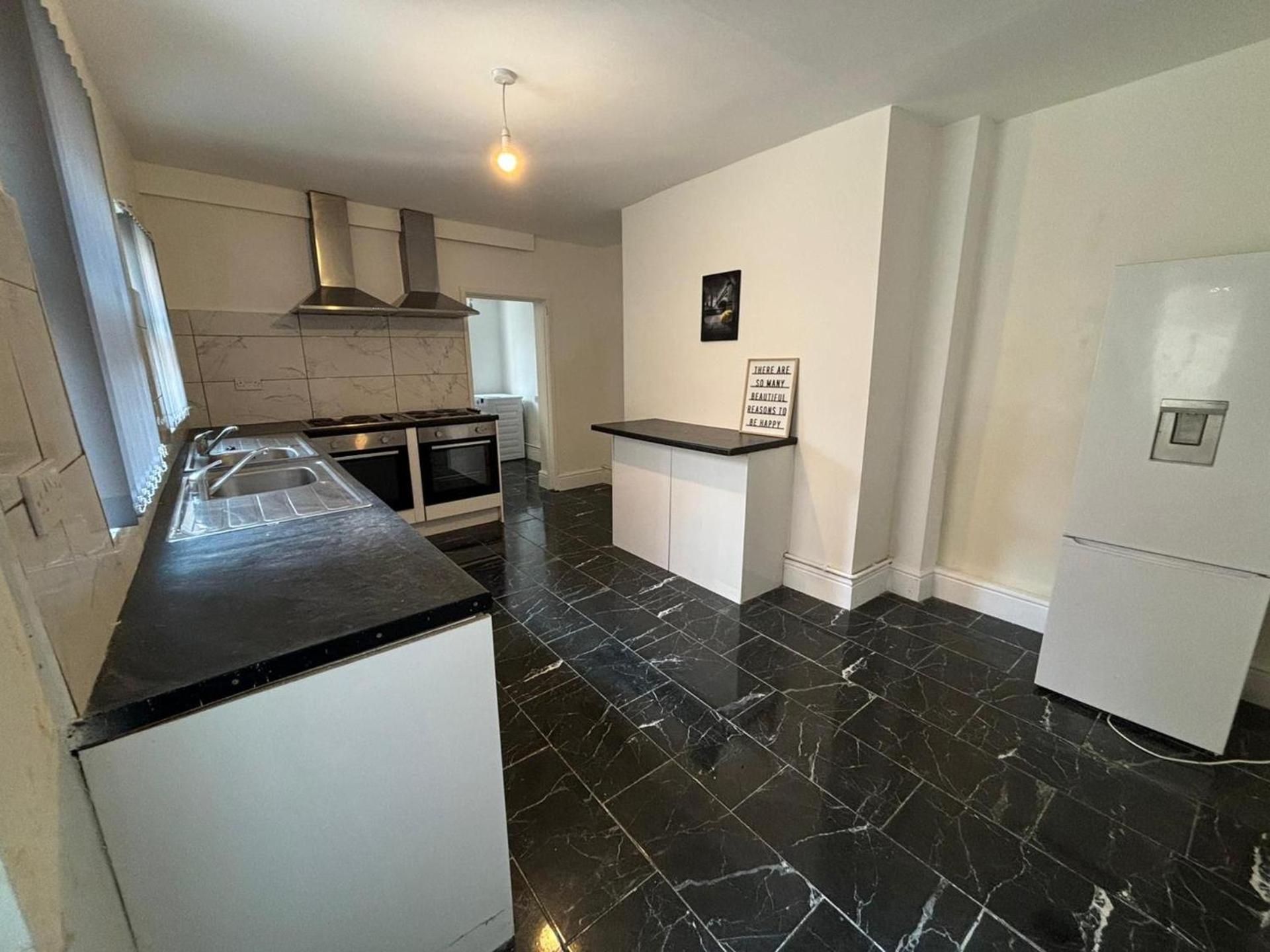 Luxe Spacious 5-bed House In
