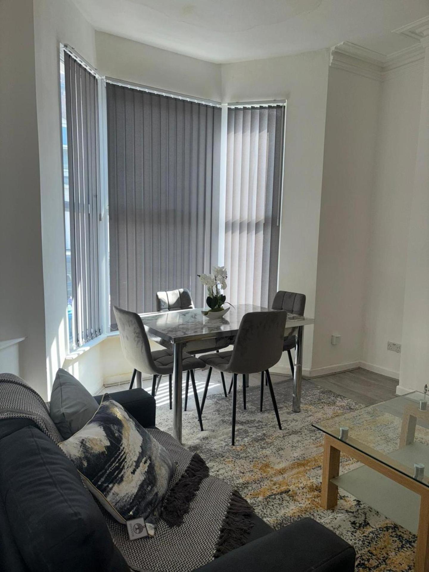 Luxe Spacious 5-bed House In Liverpool