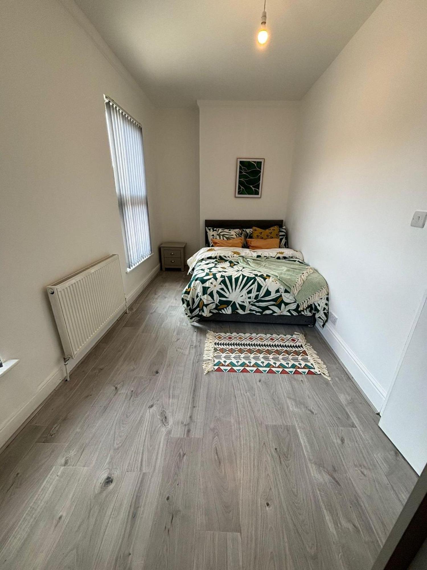 Luxe Spacious 5-bed House In * Liverpool